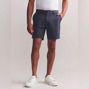 Rhone 7" Commuter Short in Iron Size 32